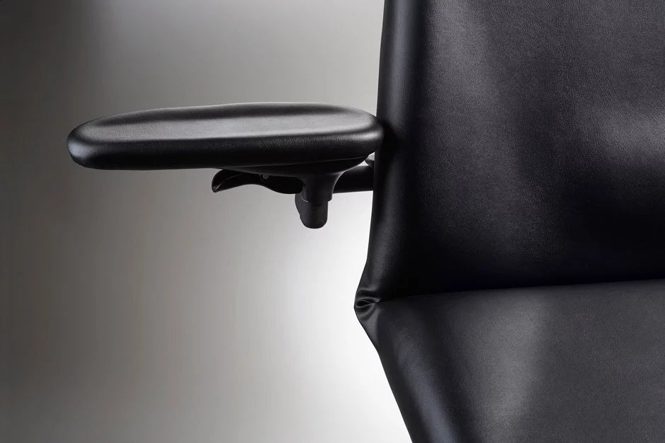 Midmark 646 Podiatry Chair